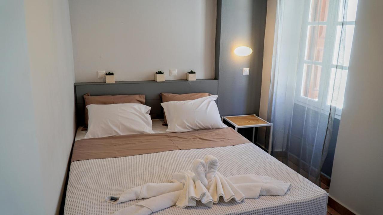Cozy Apartments In Symi Center Екстер'єр фото