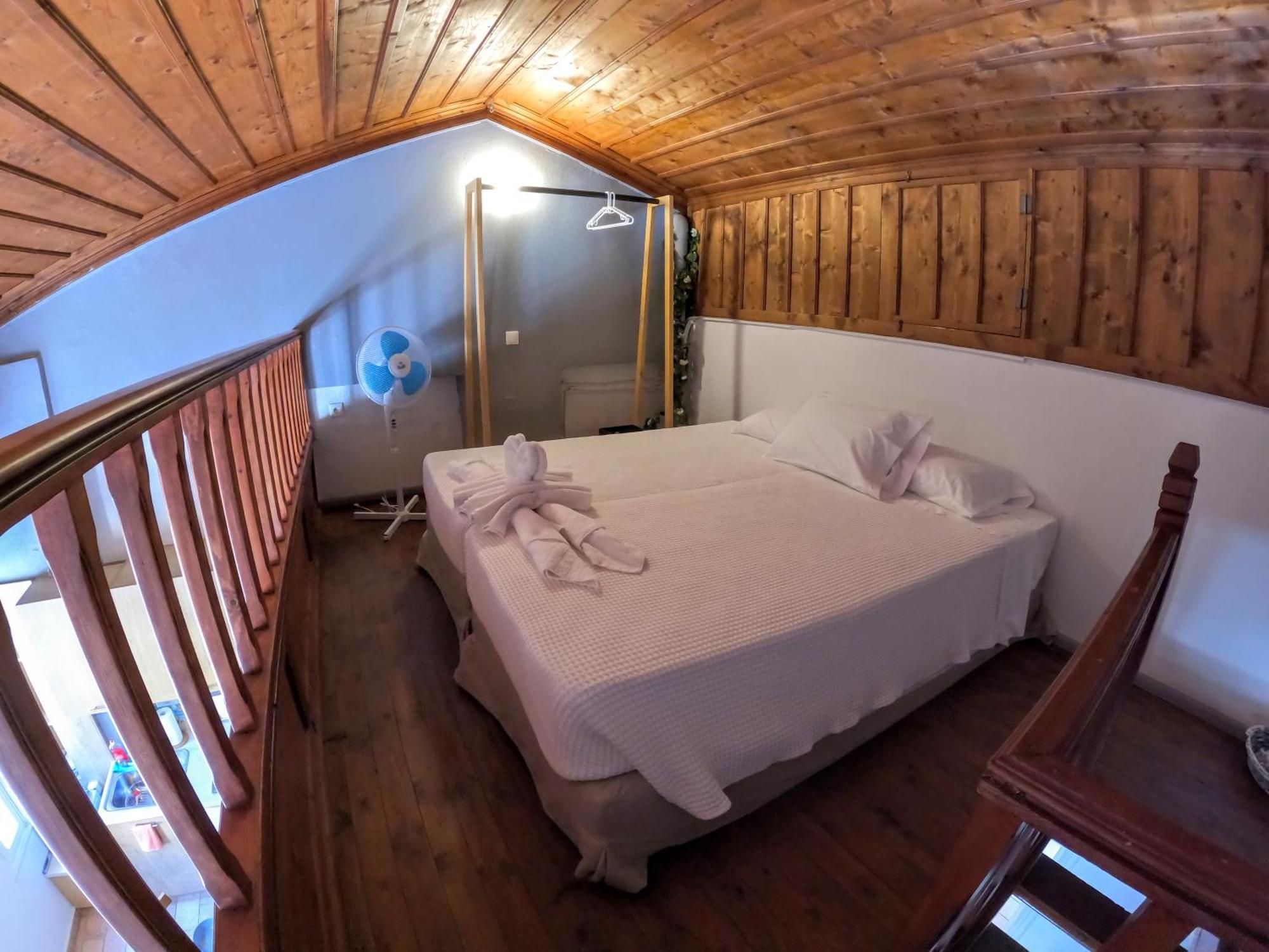 Cozy Apartments In Symi Center Екстер'єр фото