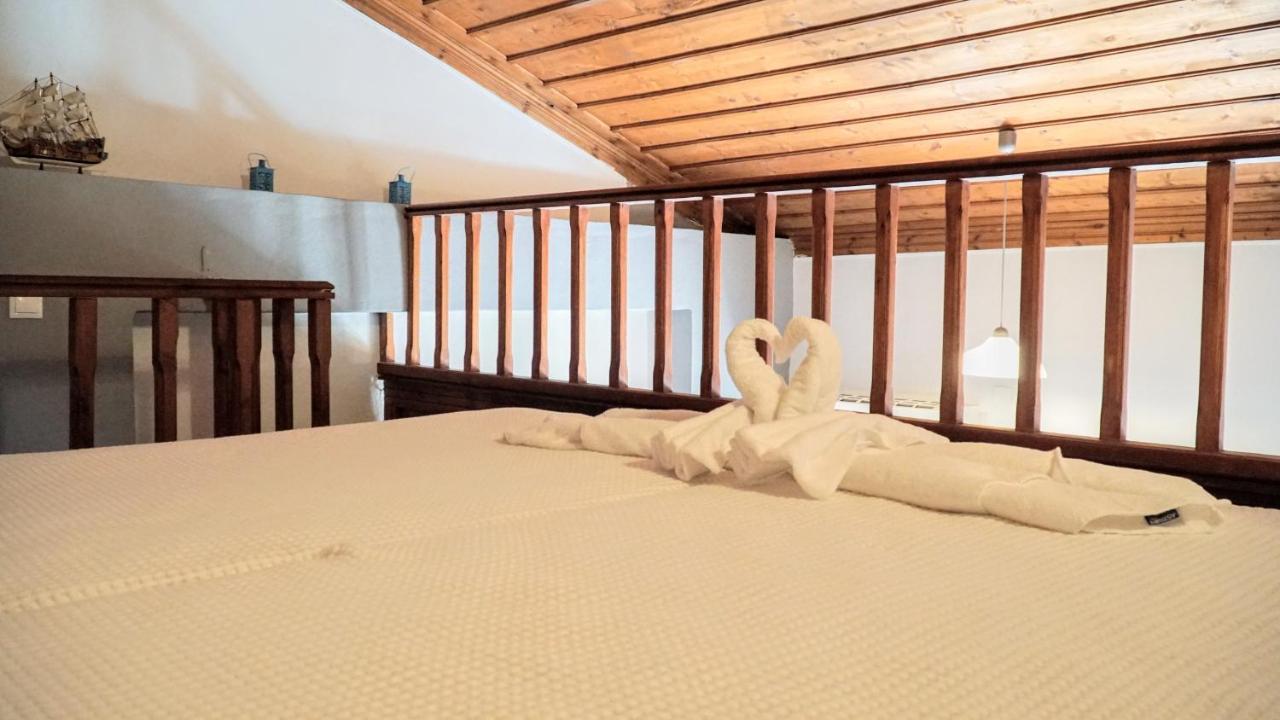 Cozy Apartments In Symi Center Екстер'єр фото