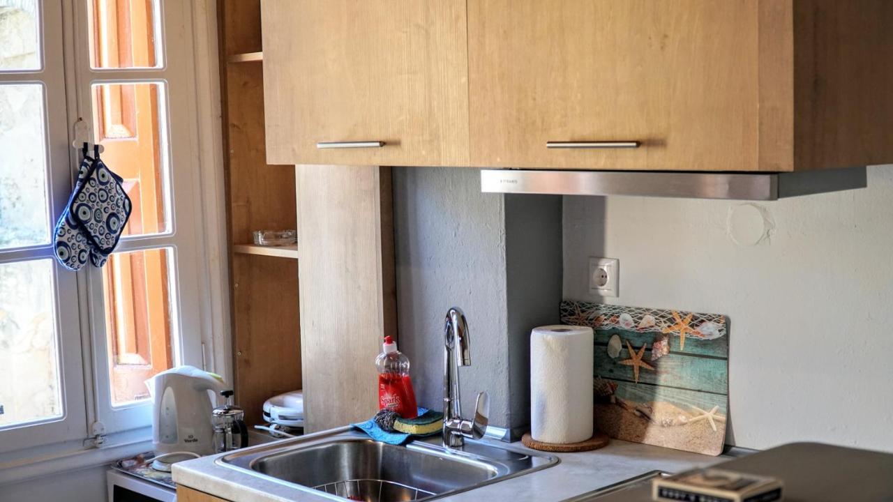 Cozy Apartments In Symi Center Екстер'єр фото