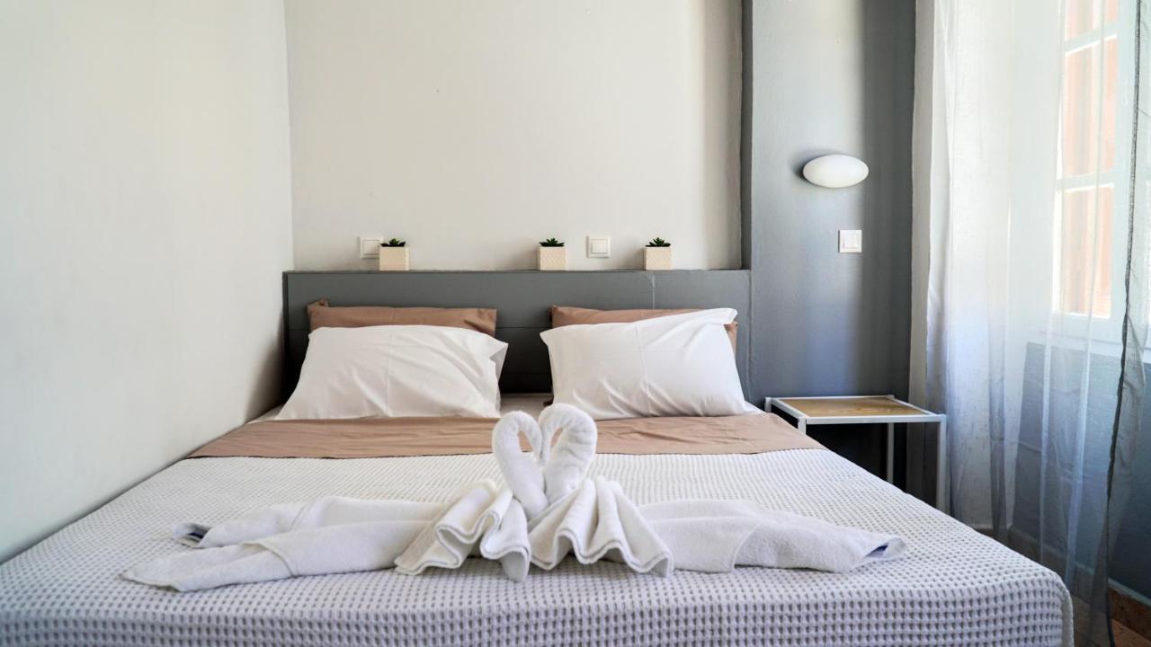 Cozy Apartments In Symi Center Екстер'єр фото