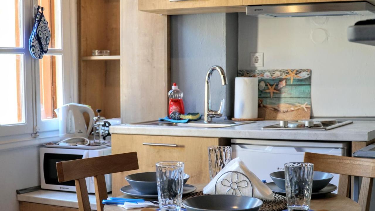 Cozy Apartments In Symi Center Екстер'єр фото