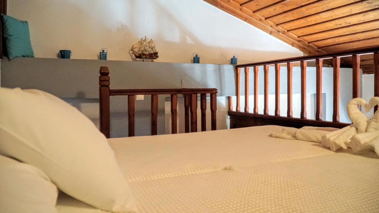 Cozy Apartments In Symi Center Екстер'єр фото