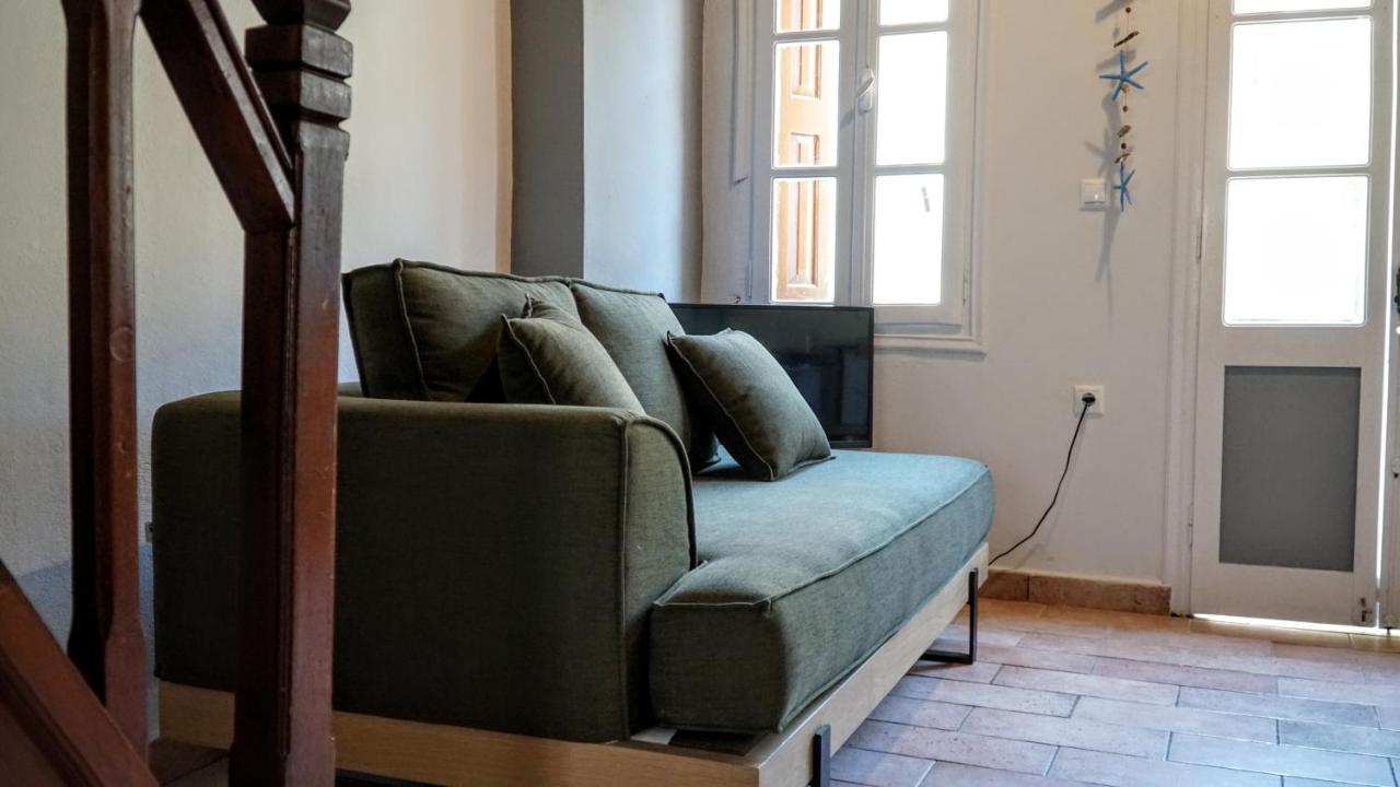 Cozy Apartments In Symi Center Екстер'єр фото