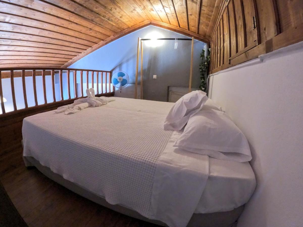 Cozy Apartments In Symi Center Екстер'єр фото