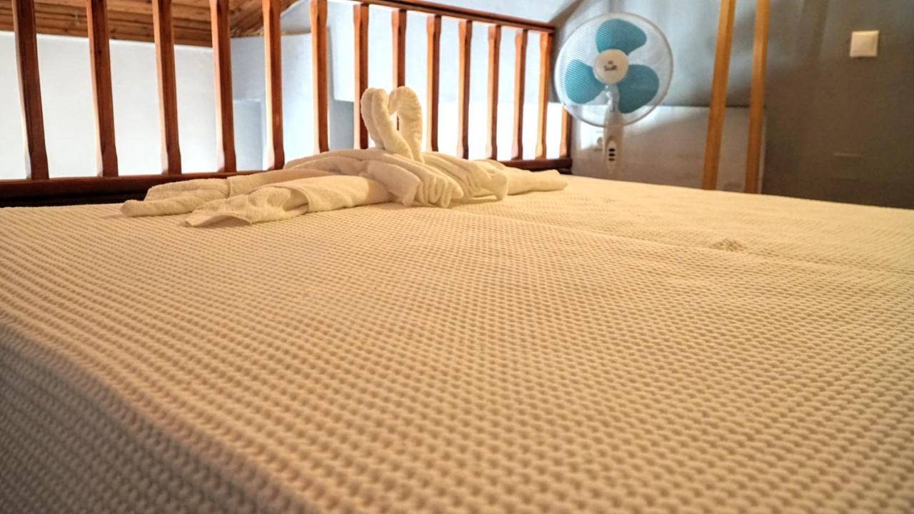 Cozy Apartments In Symi Center Екстер'єр фото