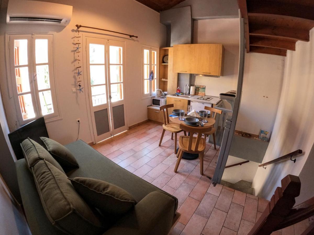 Cozy Apartments In Symi Center Екстер'єр фото