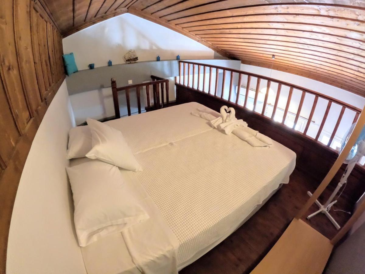 Cozy Apartments In Symi Center Екстер'єр фото
