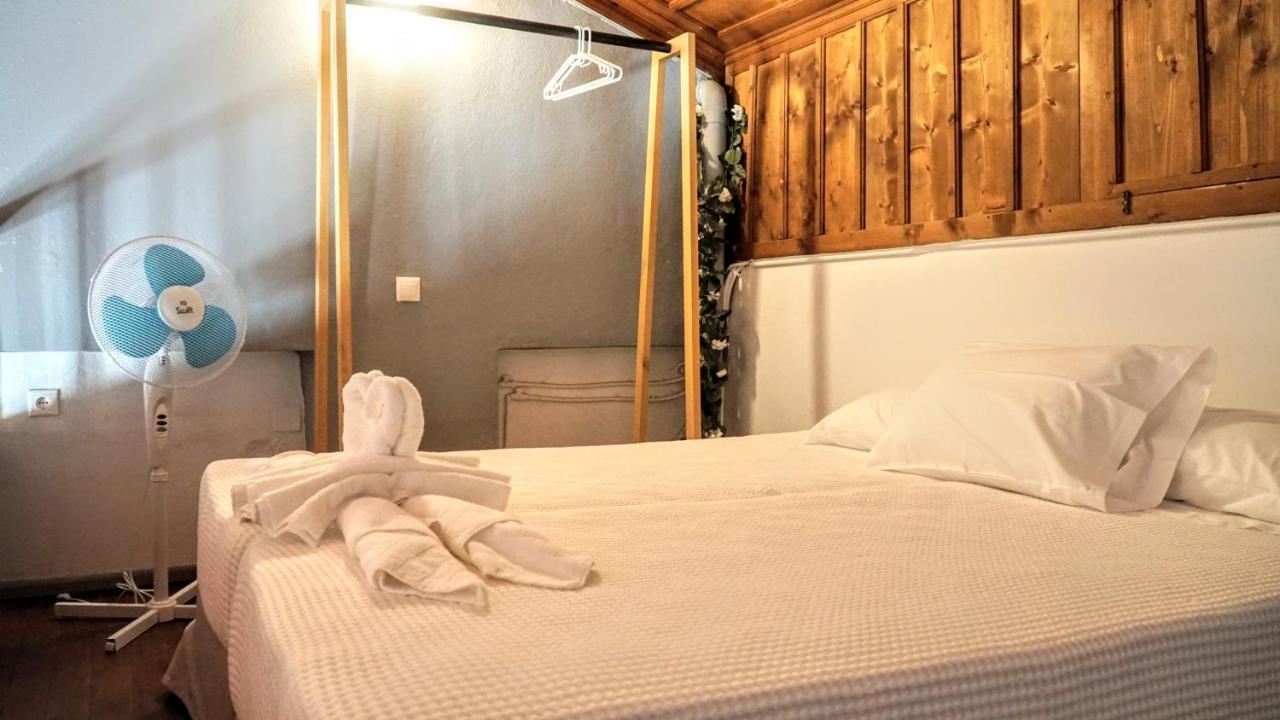 Cozy Apartments In Symi Center Екстер'єр фото